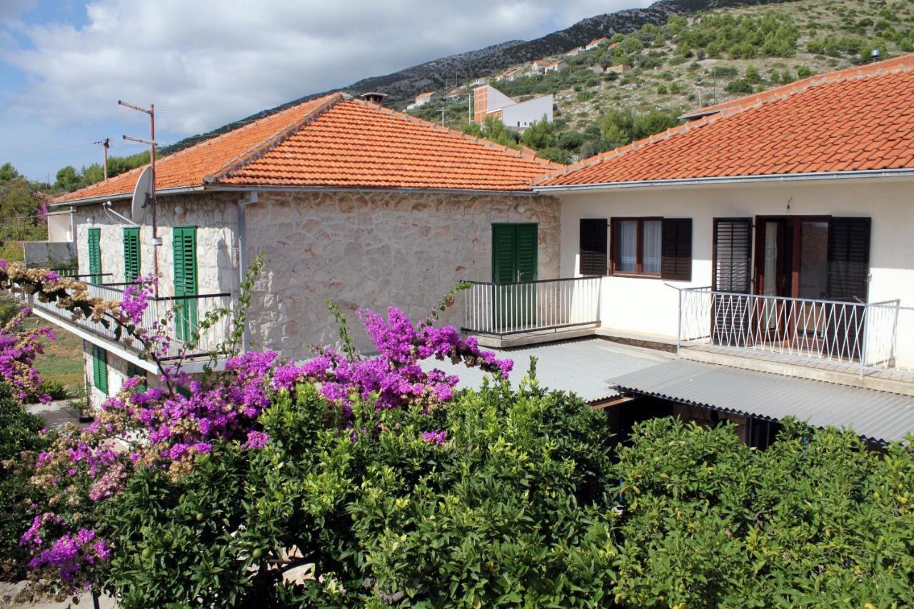 Apartments And Rooms With Parking Space Zavala, Hvar - 128 Jelsa  Bagian luar foto