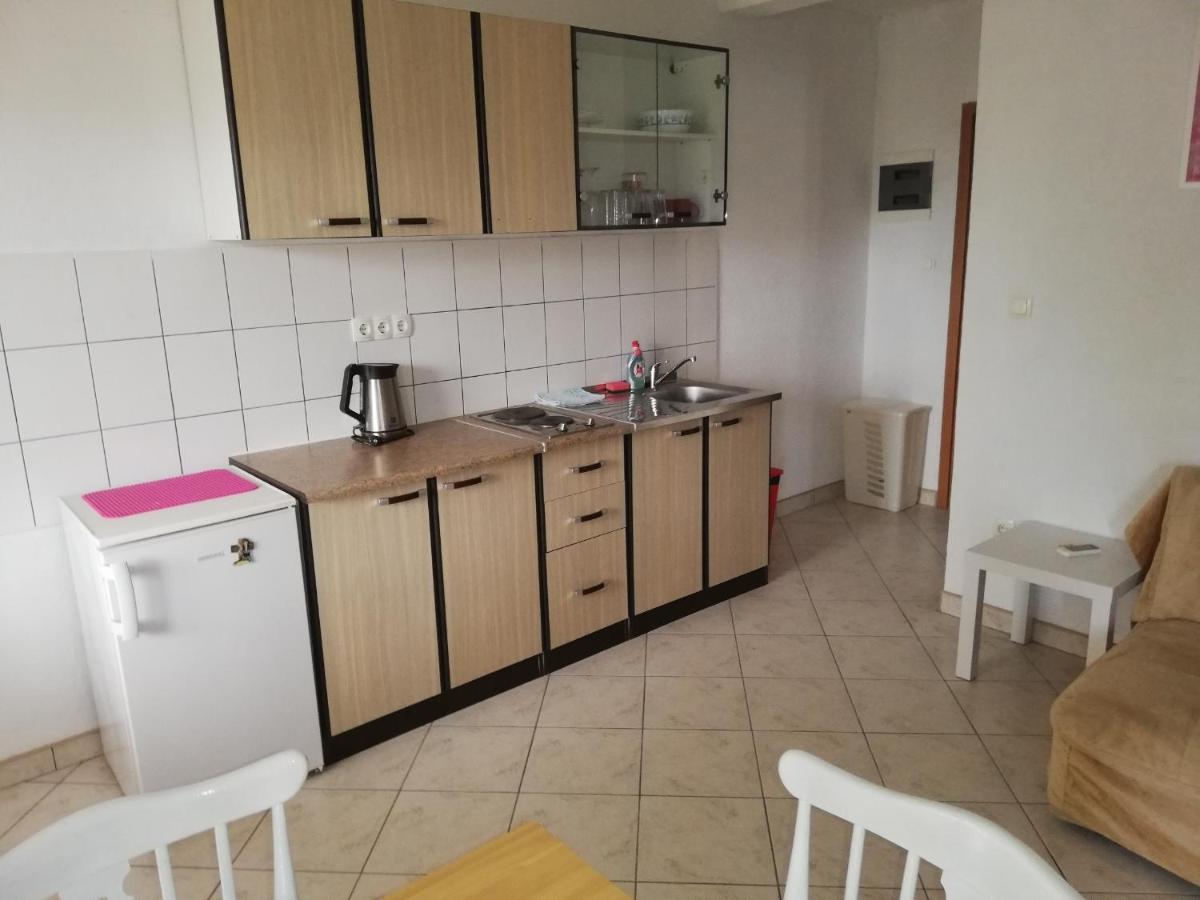 Apartments And Rooms With Parking Space Zavala, Hvar - 128 Jelsa  Bagian luar foto