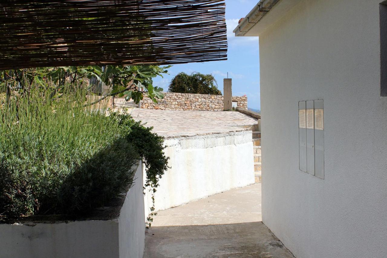 Apartments And Rooms With Parking Space Zavala, Hvar - 128 Jelsa  Bagian luar foto