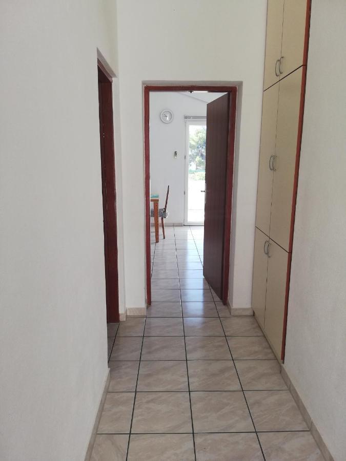 Apartments And Rooms With Parking Space Zavala, Hvar - 128 Jelsa  Bagian luar foto