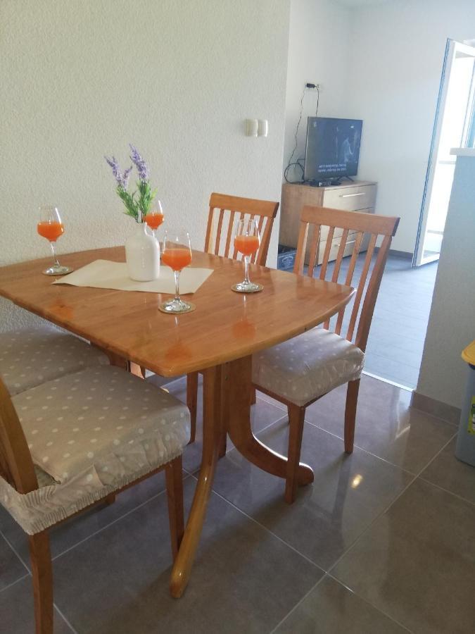 Apartments And Rooms With Parking Space Zavala, Hvar - 128 Jelsa  Bagian luar foto