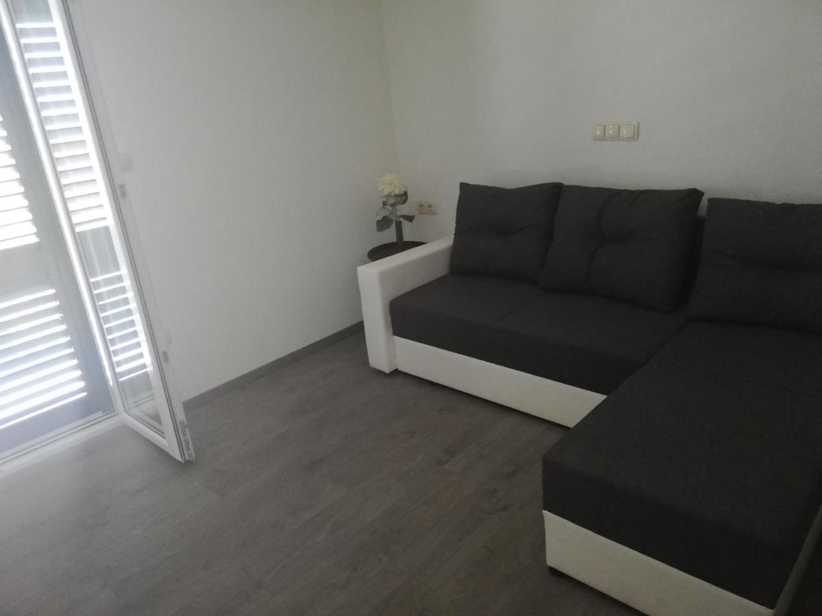Apartments And Rooms With Parking Space Zavala, Hvar - 128 Jelsa  Bagian luar foto