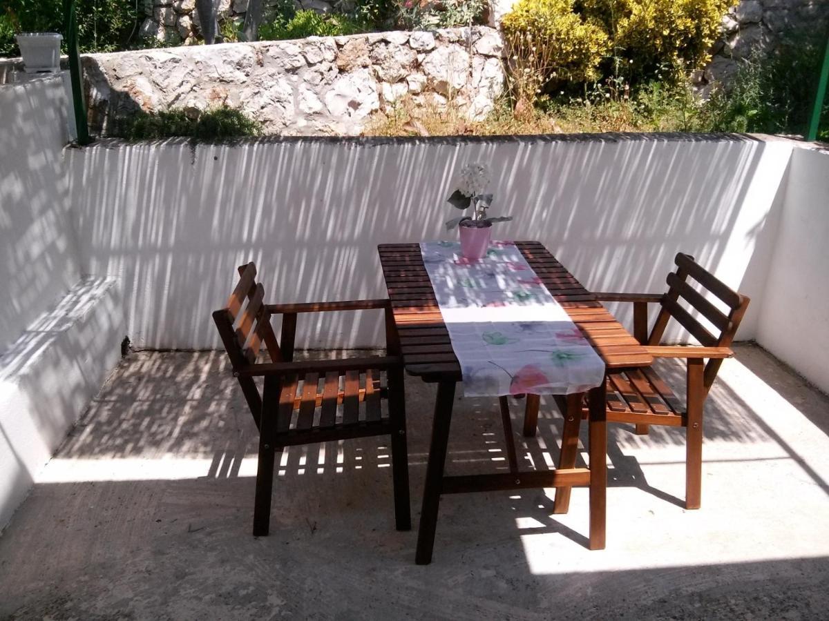 Apartments And Rooms With Parking Space Zavala, Hvar - 128 Jelsa  Bagian luar foto
