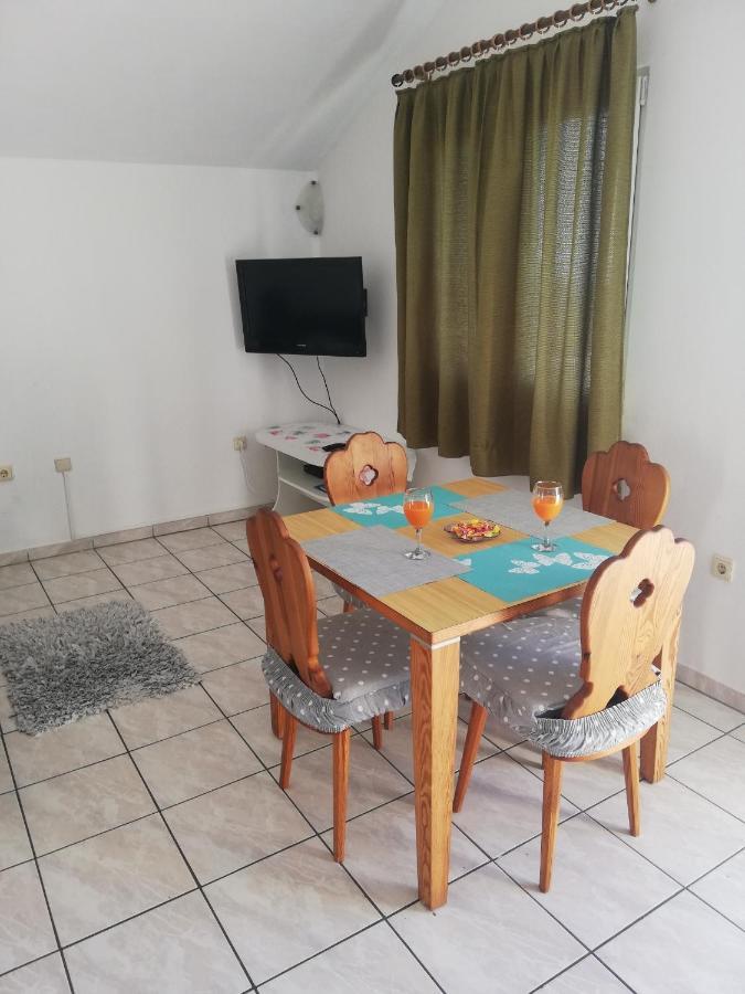 Apartments And Rooms With Parking Space Zavala, Hvar - 128 Jelsa  Bagian luar foto