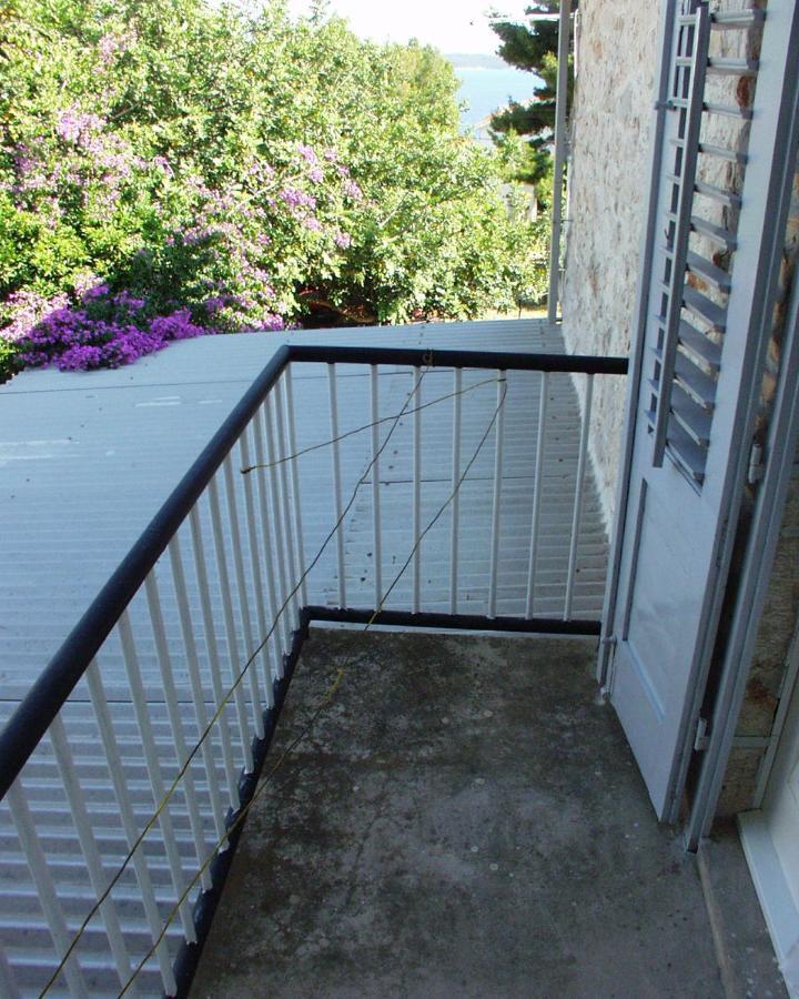 Apartments And Rooms With Parking Space Zavala, Hvar - 128 Jelsa  Bagian luar foto