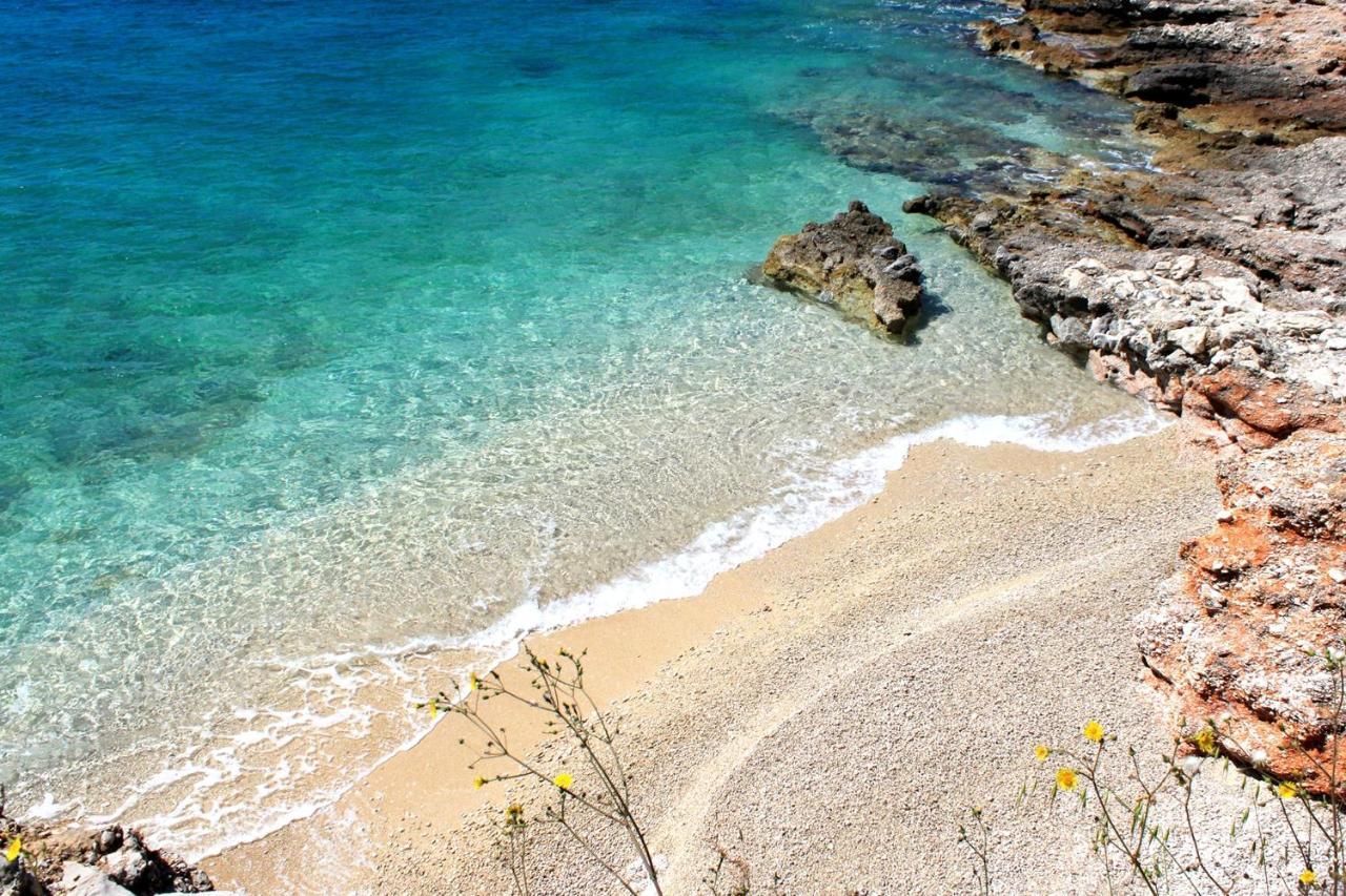 Apartments And Rooms With Parking Space Zavala, Hvar - 128 Jelsa  Bagian luar foto