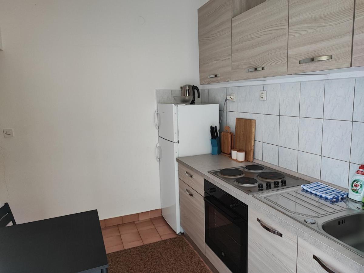 Apartments And Rooms With Parking Space Zavala, Hvar - 128 Jelsa  Bagian luar foto