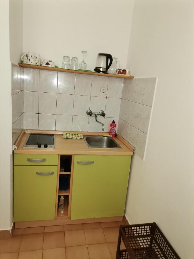 Apartments And Rooms With Parking Space Zavala, Hvar - 128 Jelsa  Bagian luar foto