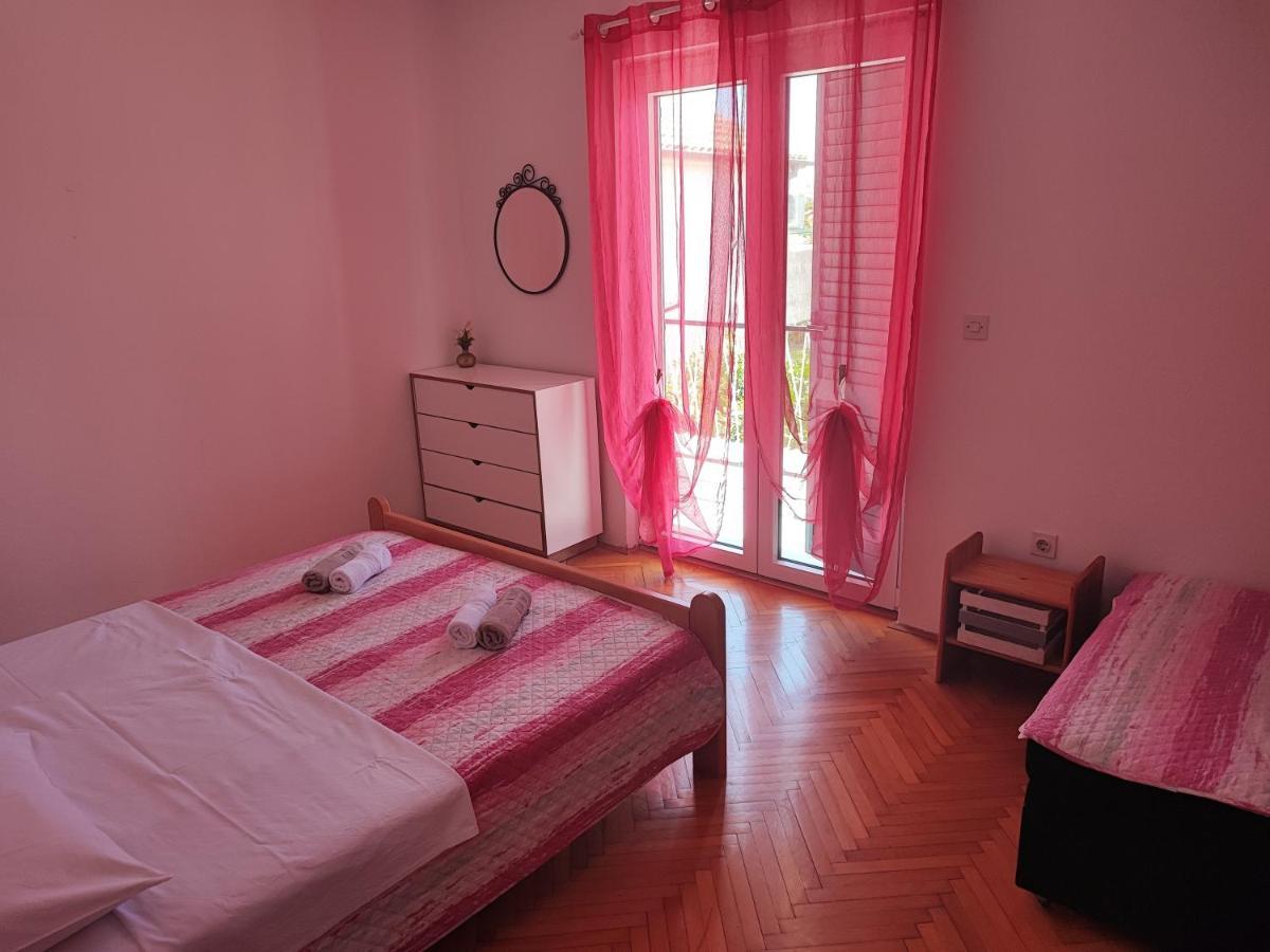Apartments And Rooms With Parking Space Zavala, Hvar - 128 Jelsa  Bagian luar foto
