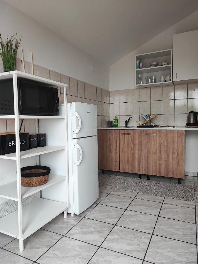Apartments And Rooms With Parking Space Zavala, Hvar - 128 Jelsa  Bagian luar foto