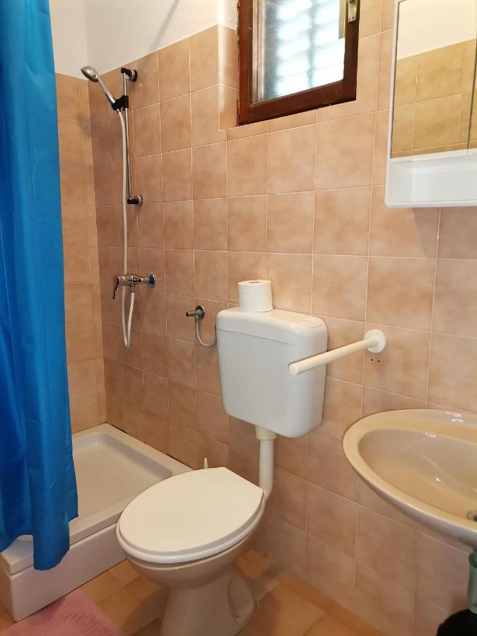 Apartments And Rooms With Parking Space Zavala, Hvar - 128 Jelsa  Bagian luar foto