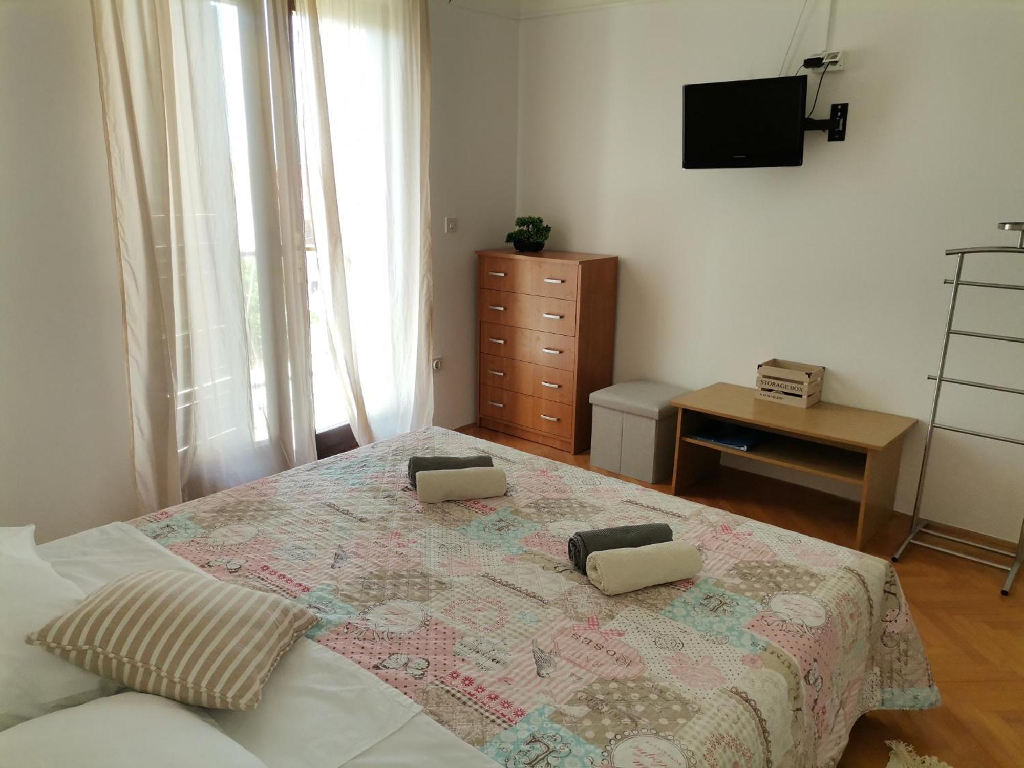 Apartments And Rooms With Parking Space Zavala, Hvar - 128 Jelsa  Ruang foto
